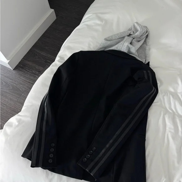 Evereve Black Blazer Jacket with Gray Hood - Picture 3 of 4